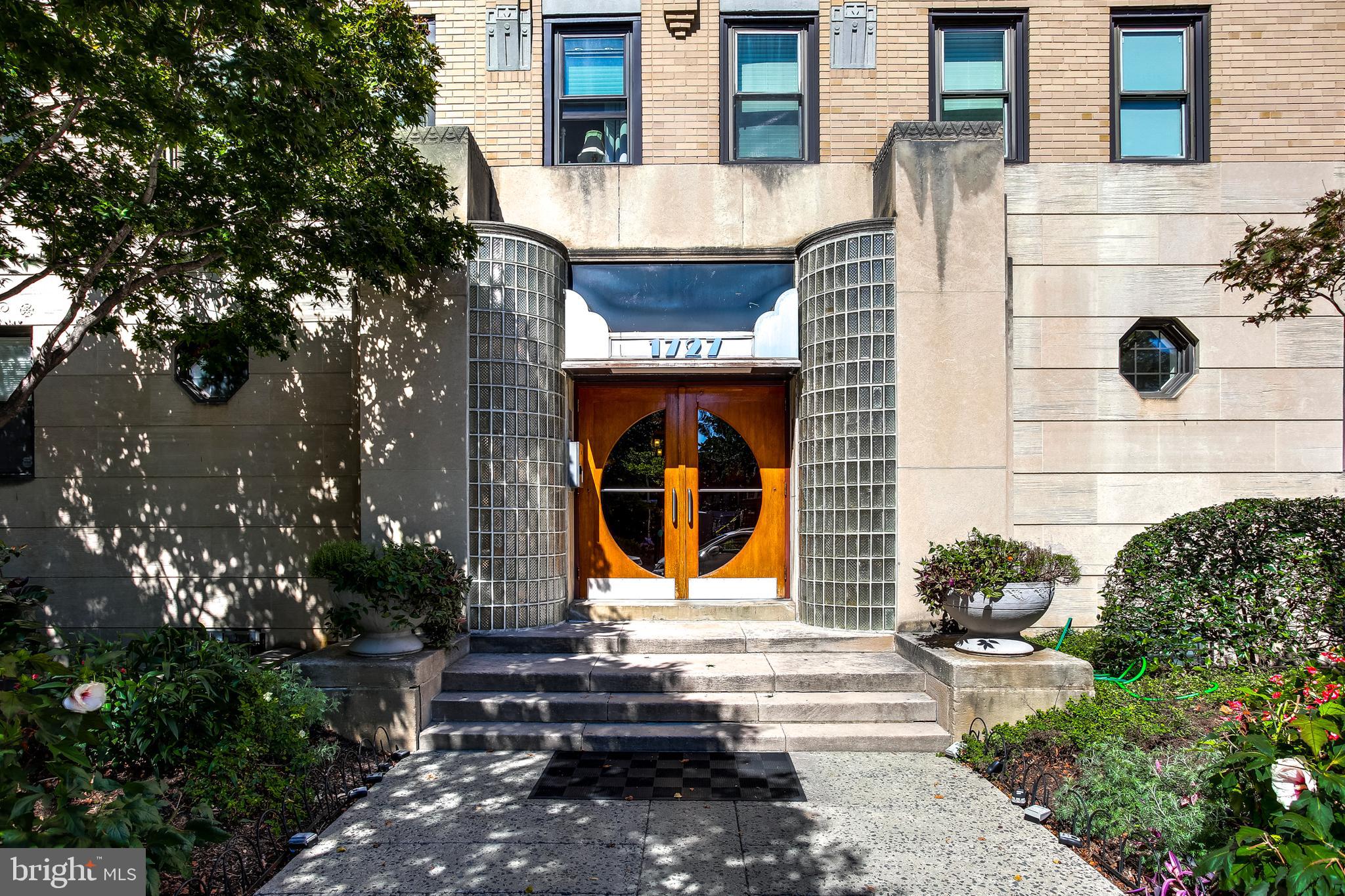1727 R Street Northwest, Unit 301 Washington, DC 20009 - Photo 2 of 33