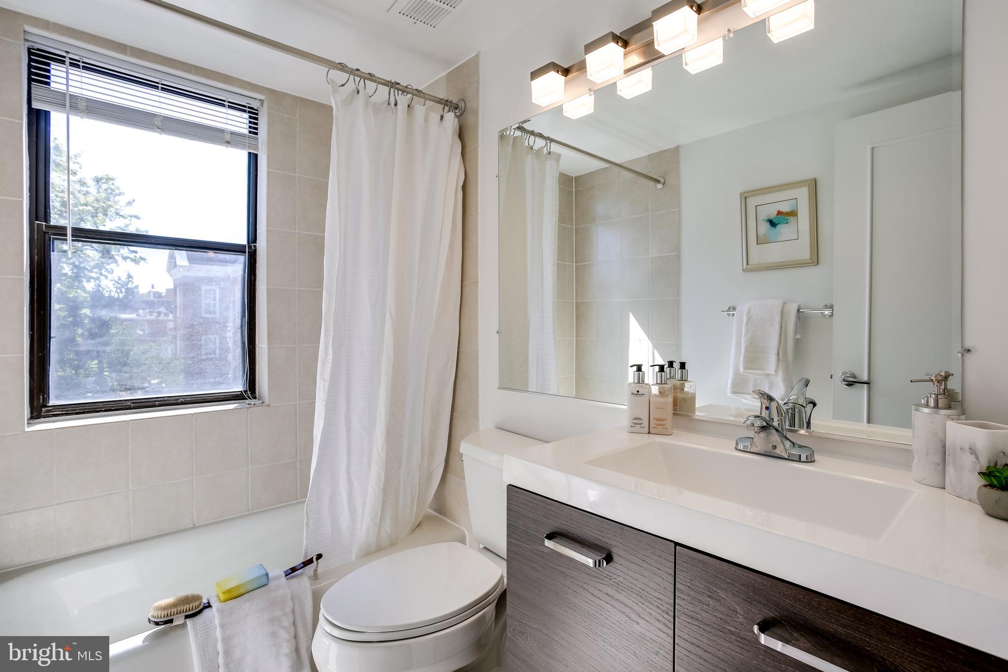 1727 R Street Northwest, Unit 301 Washington, DC 20009 - Photo 15 of 33