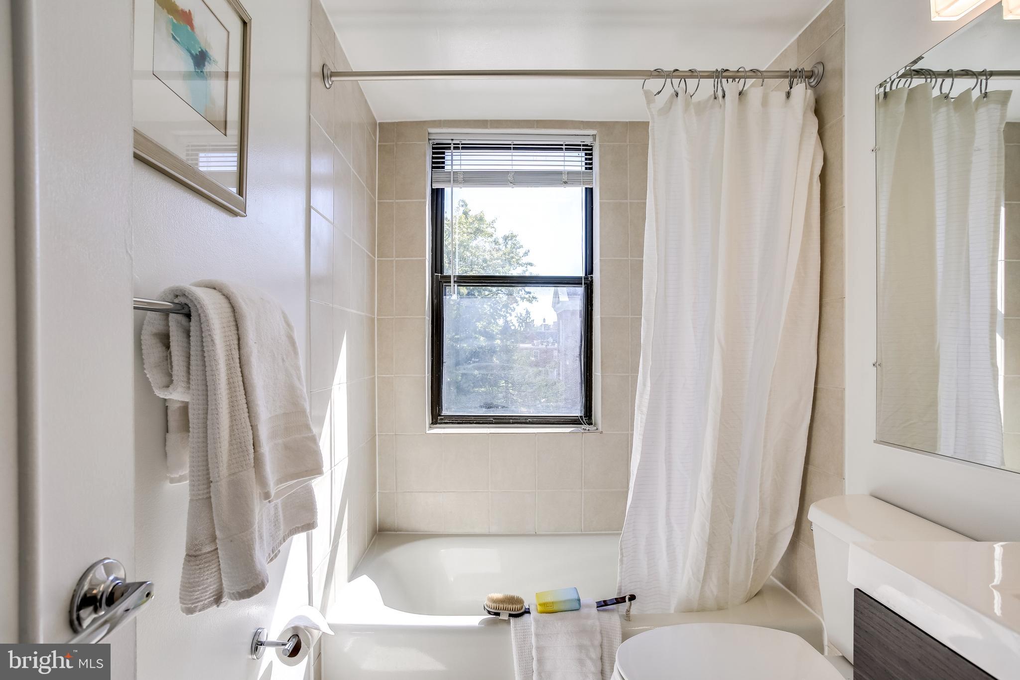 1727 R Street Northwest, Unit 301 Washington, DC 20009 - Photo 17 of 33