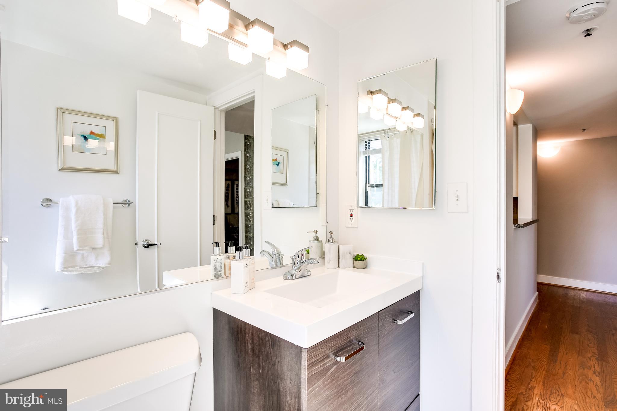 1727 R Street Northwest, Unit 301 Washington, DC 20009 - Photo 20 of 33
