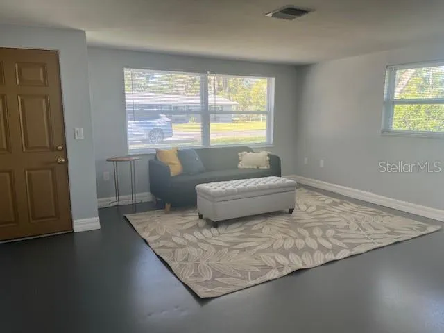 $1,600 | 4754 17th Street, Zephyrhills, FL 33542