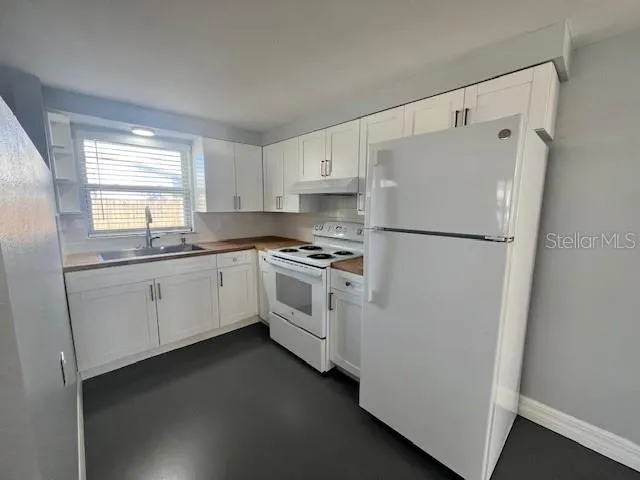 $1,600 | 4754 17th Street, Zephyrhills, FL 33542