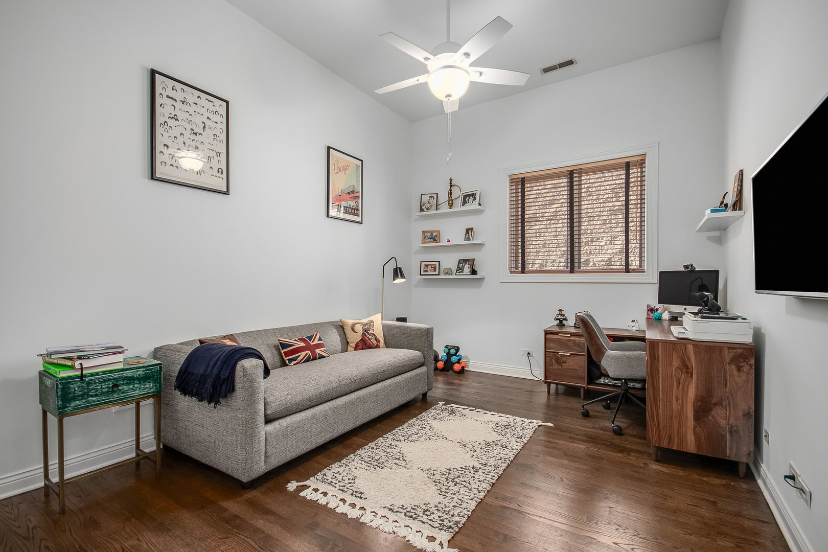 930 West Cuyler Avenue, Unit 3W Chicago, IL 60613 - Photo 17 of 25