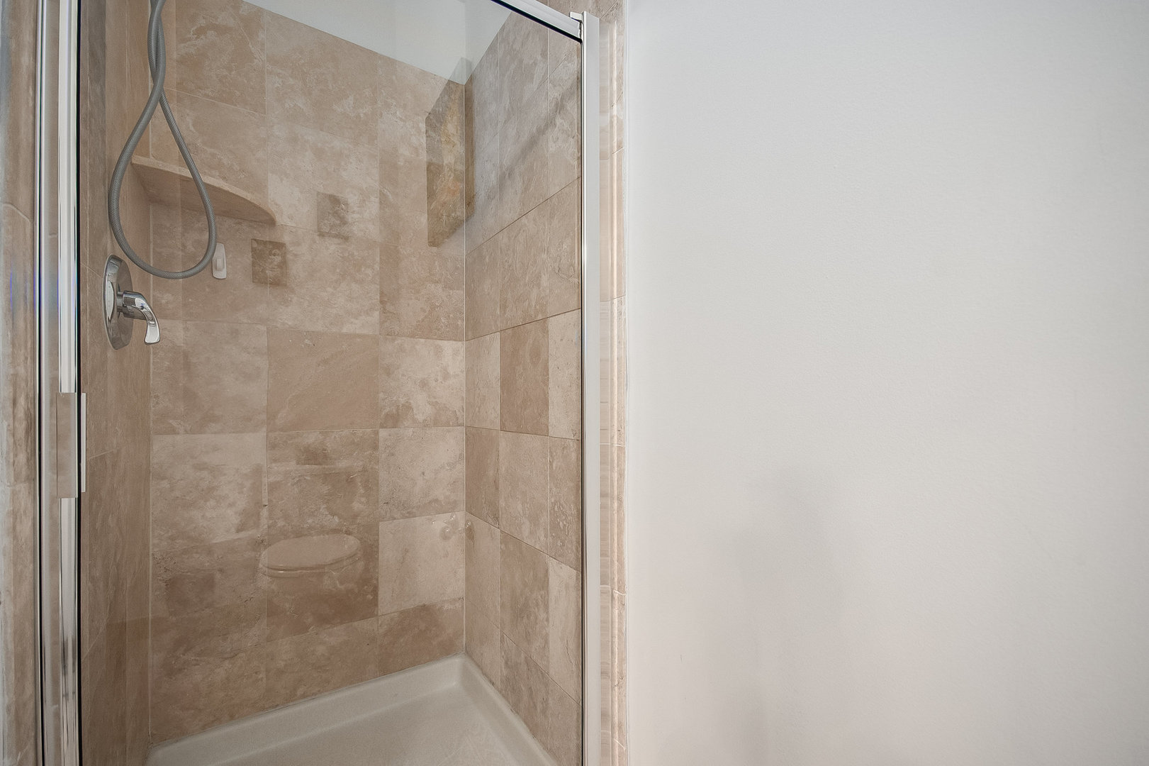 930 West Cuyler Avenue, Unit 3W Chicago, IL 60613 - Photo 20 of 25