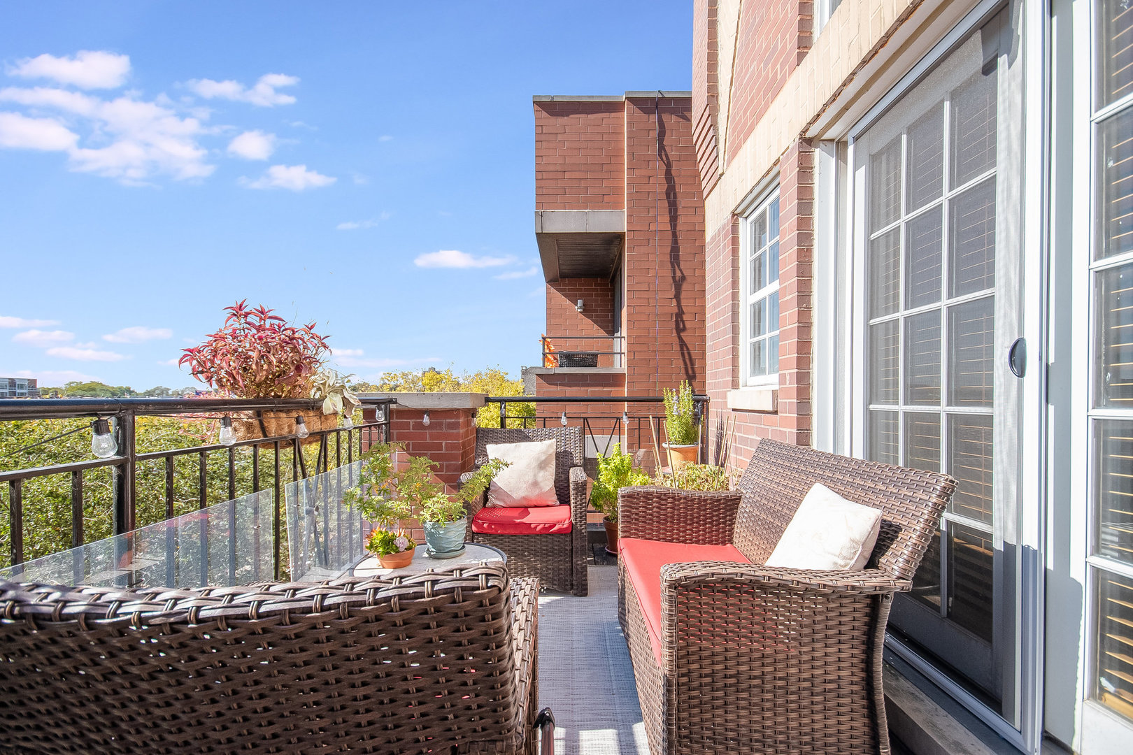 930 West Cuyler Avenue, Unit 3W Chicago, IL 60613 - Photo 22 of 25