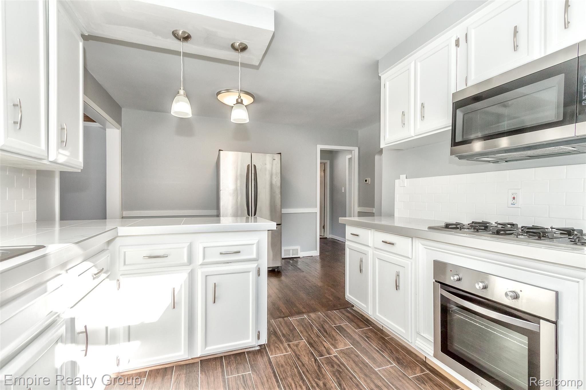 16331 Inkster Road Livonia, MI 48154 - Photo 14 of 40 14.jpg