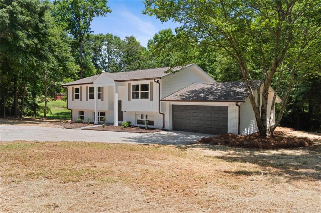 381 Thigpen Road Newnan, GA 30263 - Photo 3 of 48