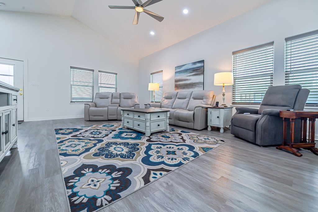 11 Bayview Loop Rockport, TX 78382 - Photo 22 of 40