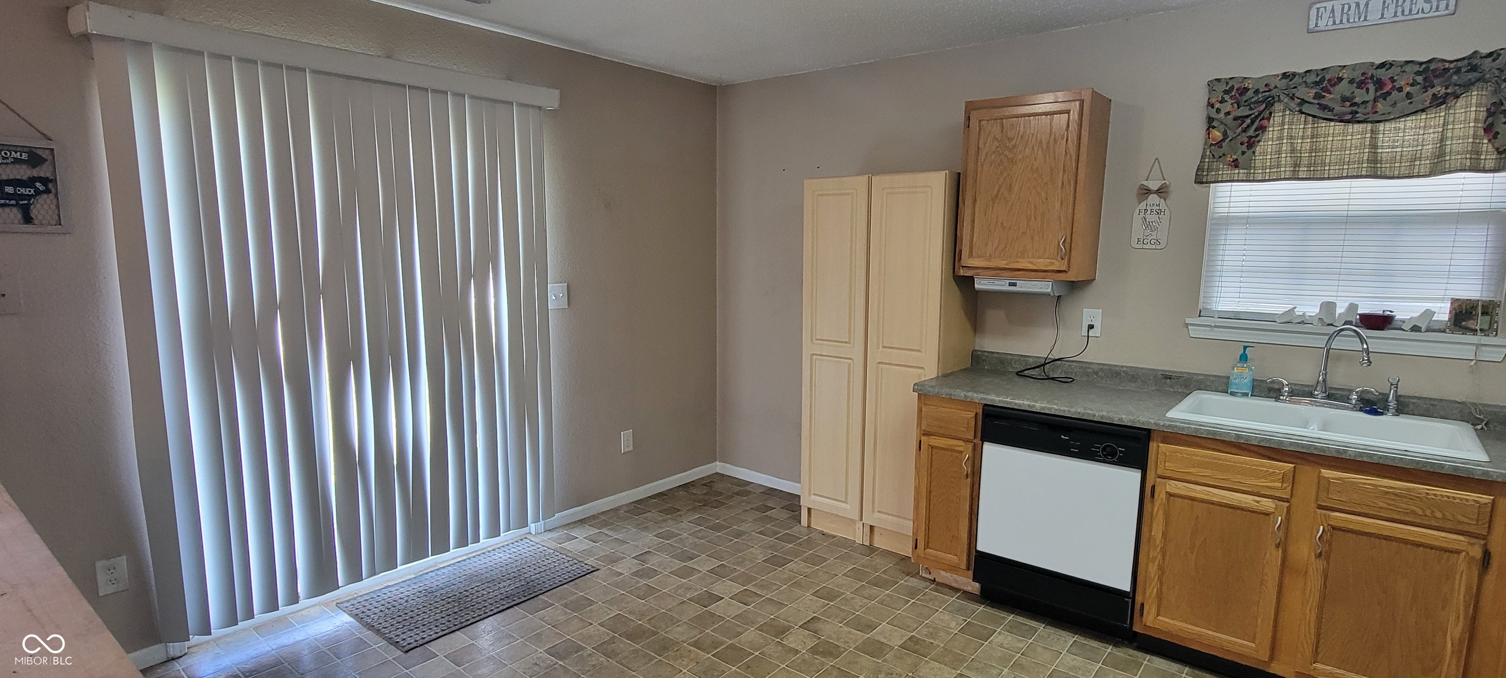 8145 Sunset Court Columbus, IN 47201 - Photo 16 of 29