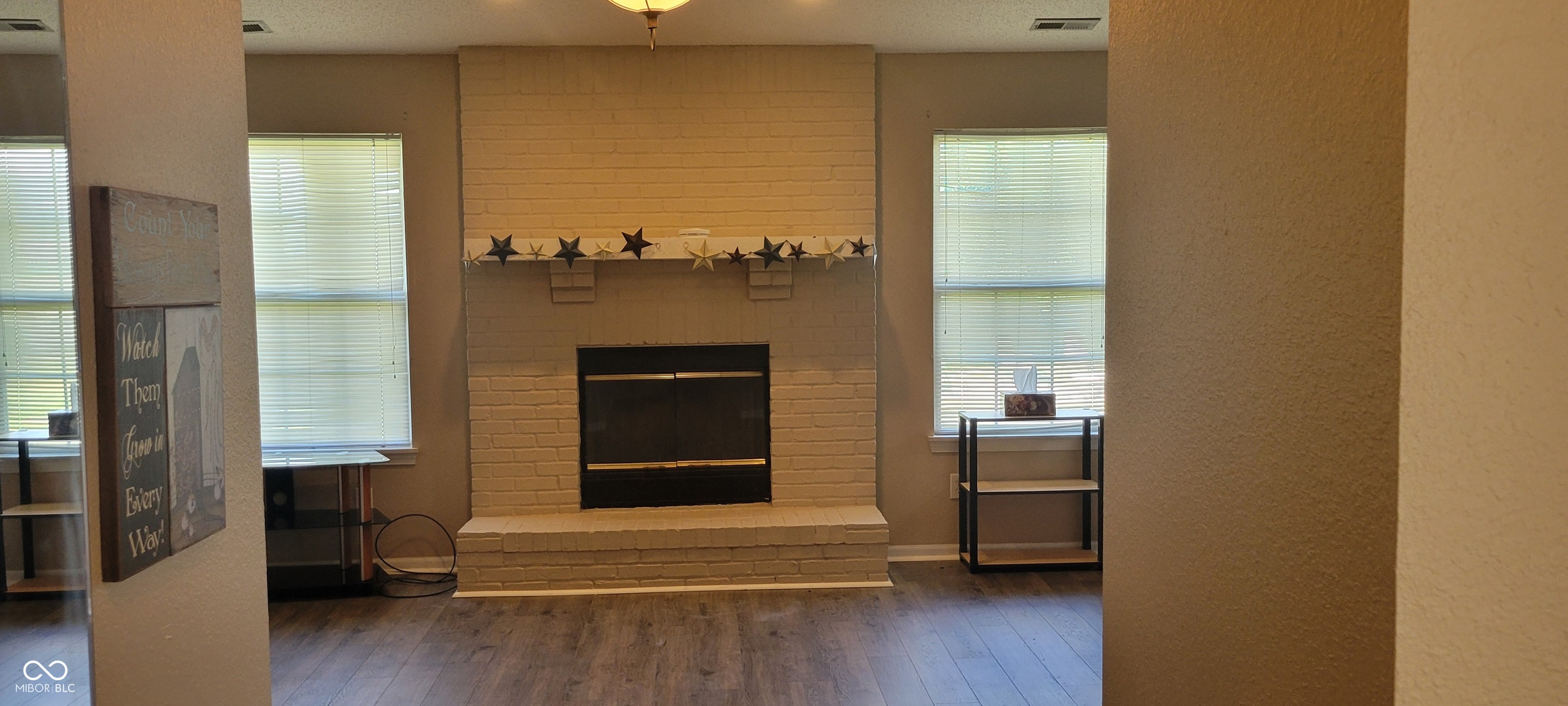 8145 Sunset Court Columbus, IN 47201 - Photo 4 of 29