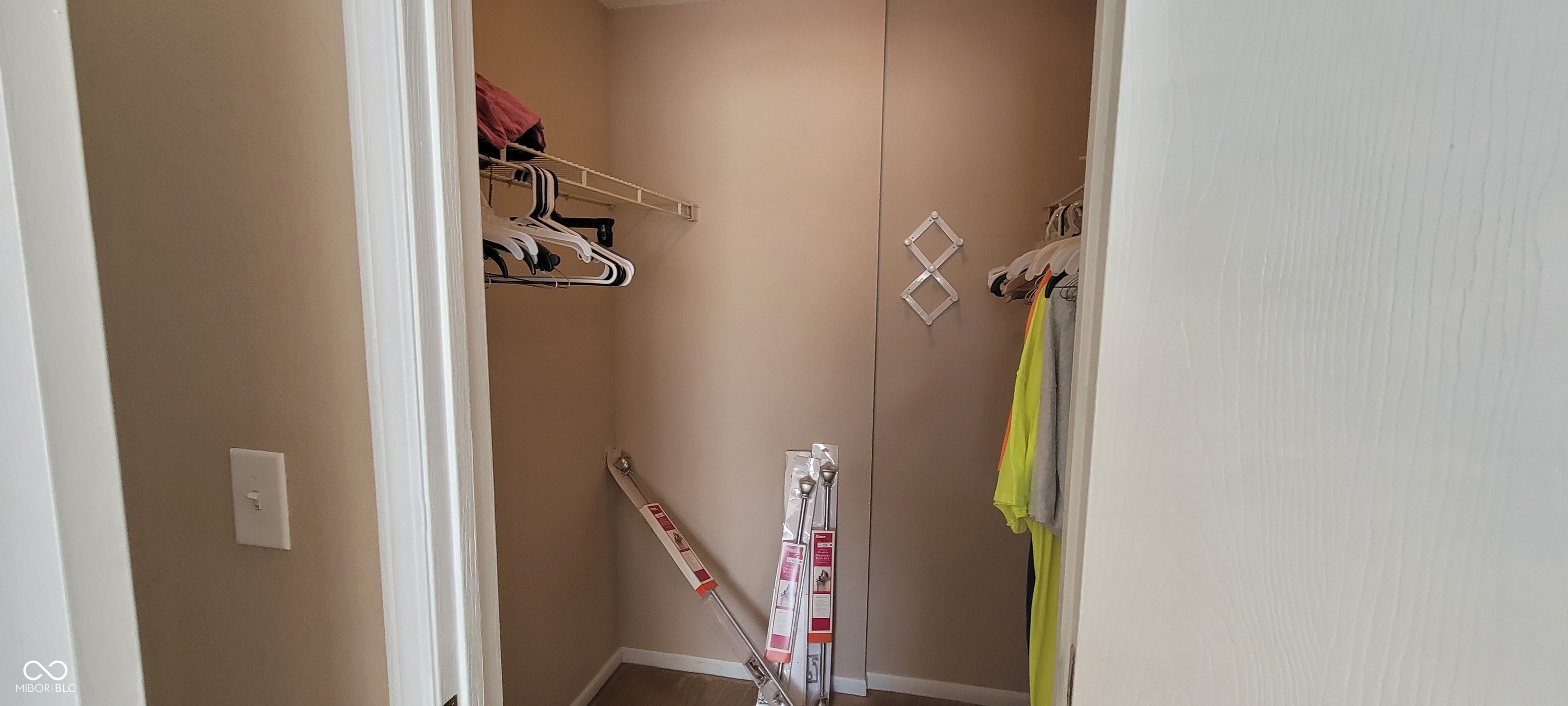 8145 Sunset Court Columbus, IN 47201 - Photo 8 of 29