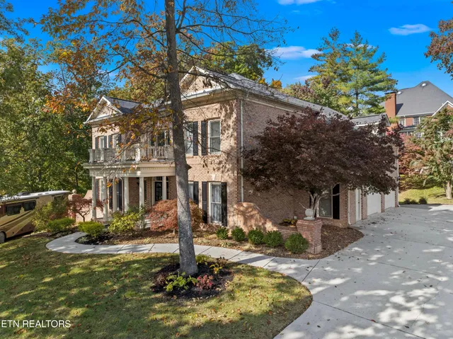 $899,999 | 1054 Colonial Drive, Morristown, TN 37814