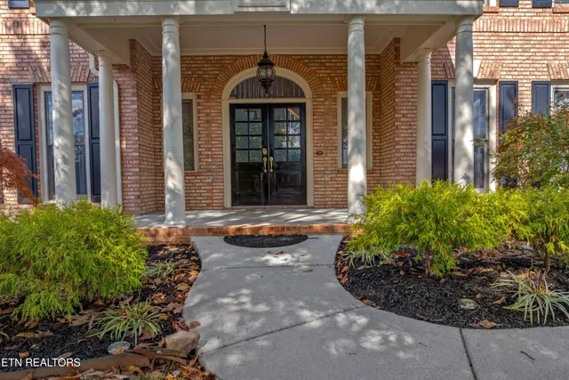 $899,999 | 1054 Colonial Drive, Morristown, TN 37814