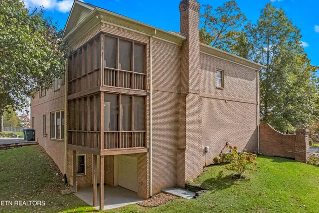 $899,999 | 1054 Colonial Drive, Morristown, TN 37814