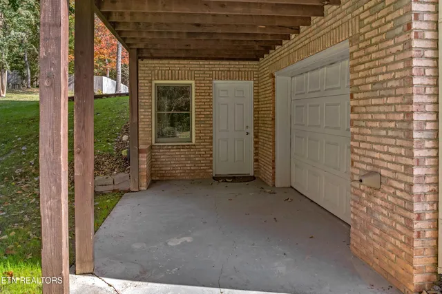 $899,999 | 1054 Colonial Drive, Morristown, TN 37814