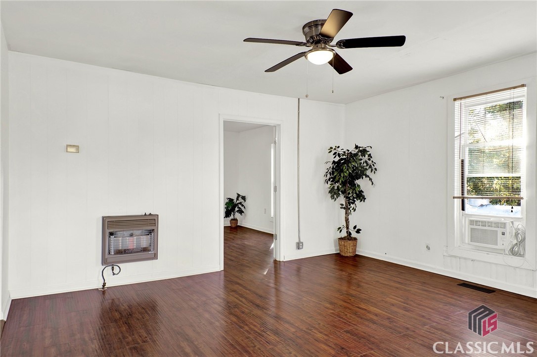 2375 Spring Circle Comer, GA 30629 - Photo 3 of 30 Gallery Image 3