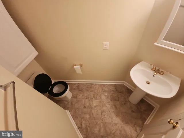 $3,250 | 6681 Debra Lu Way, Springfield, VA 22150