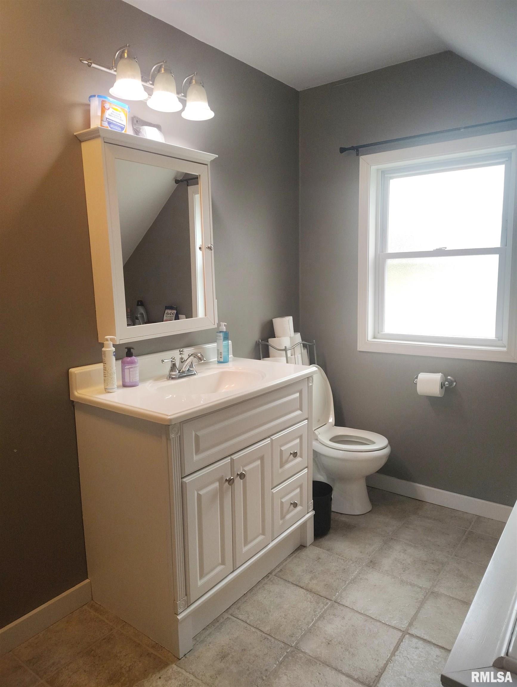 362 East Ash Street Canton, IL 61520 - Photo 40 of 56