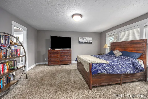 $599,000 | 3099 Lowingwood Court, Jenison, MI 49428