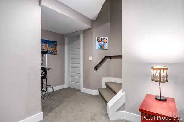 $599,000 | 3099 Lowingwood Court, Jenison, MI 49428