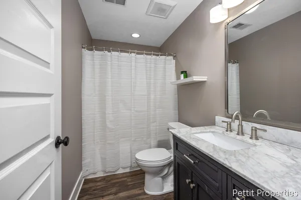 $599,000 | 3099 Lowingwood Court, Jenison, MI 49428