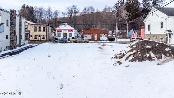 $24,900 | 104 Main Street, Maryland, NY 12155