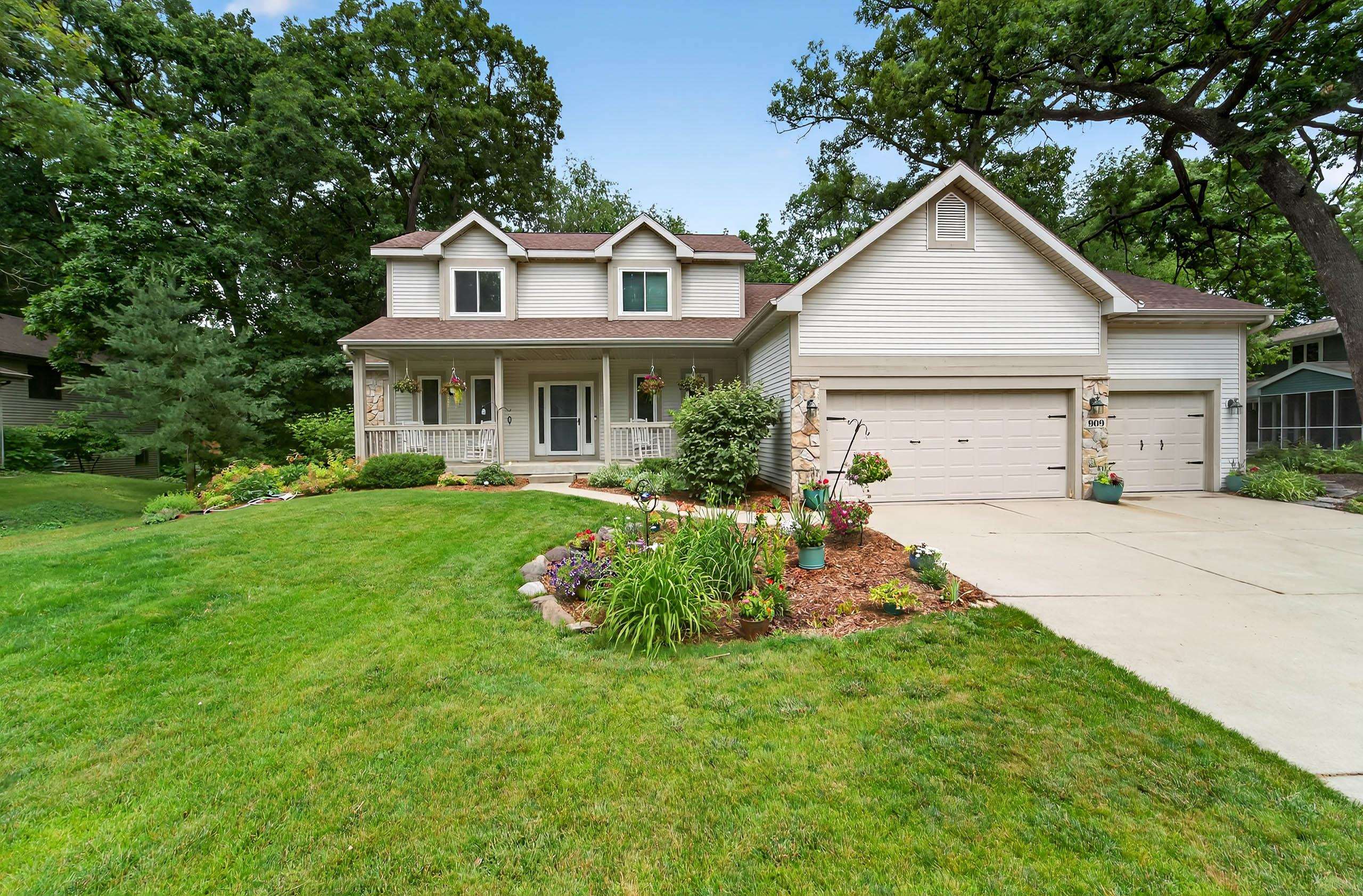 909 Timber Ridge Drive Oregon, WI 53575 - Photo 1 of 1 Gallery Image 1