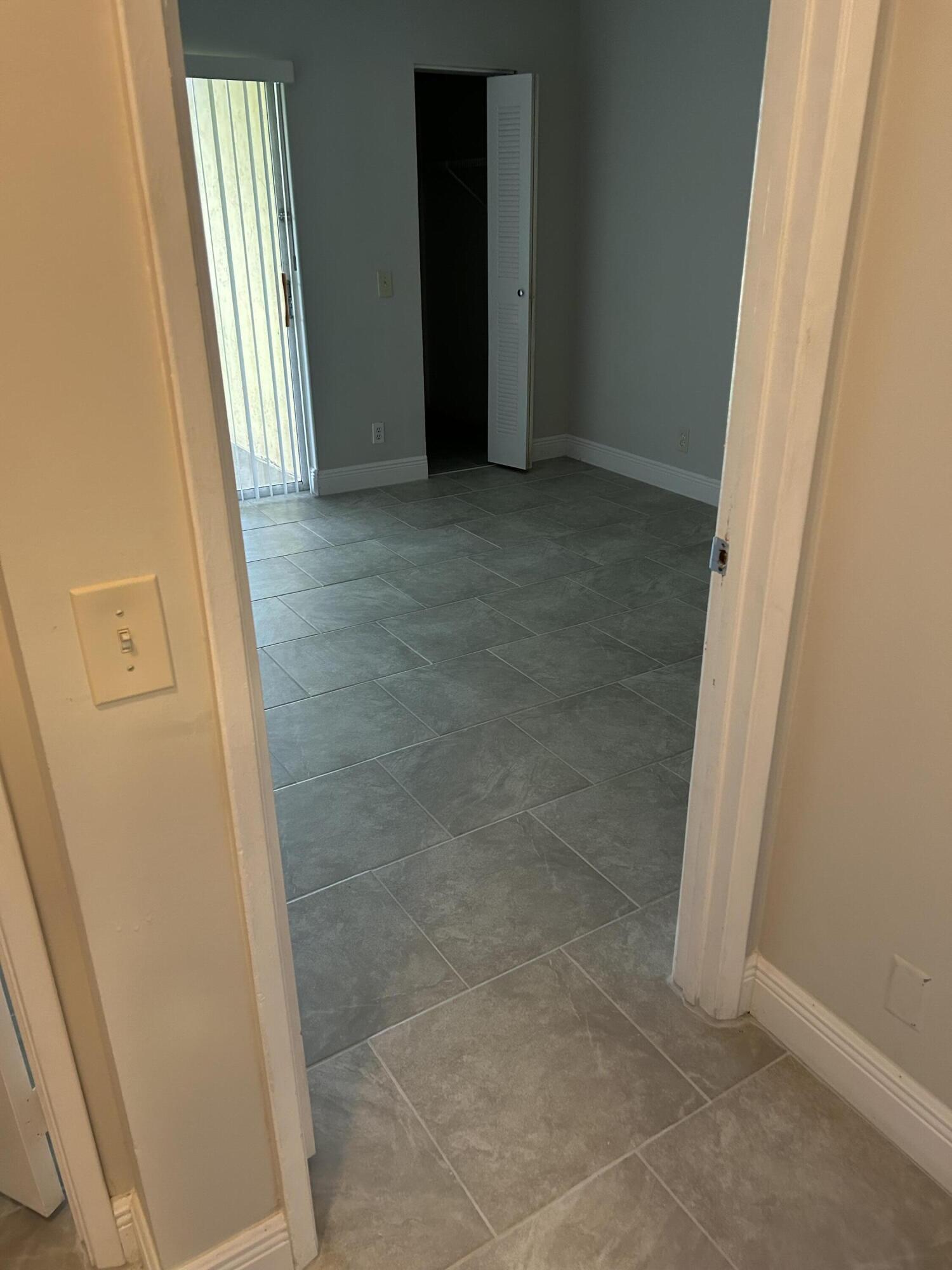 813 Meadows Circle, Unit 813 Boynton Beach, FL 33436 - Photo 4 of 5