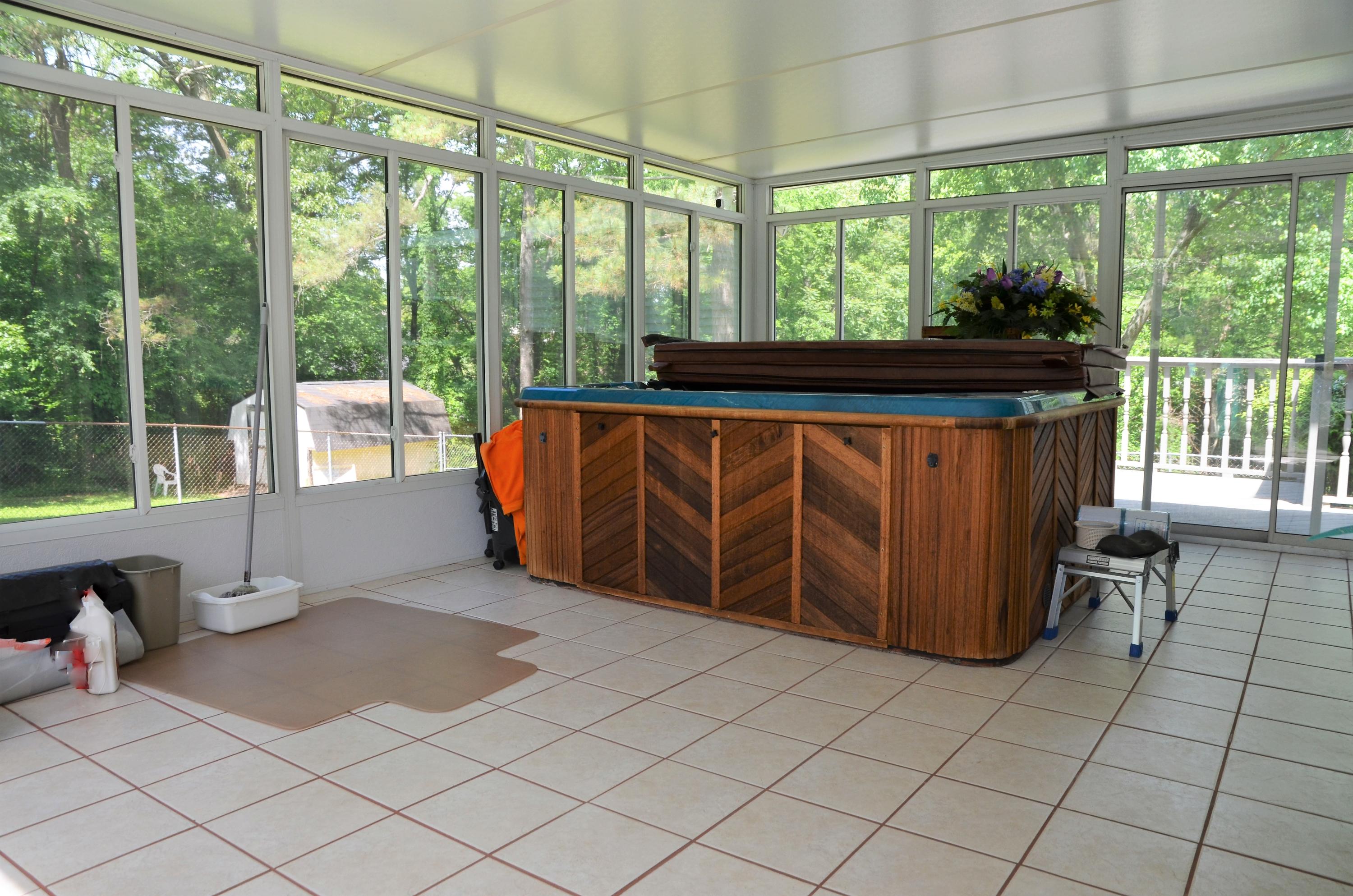 923 Parrish Road Knoxville, TN 37923 - Photo 20 of 30 Sunroom