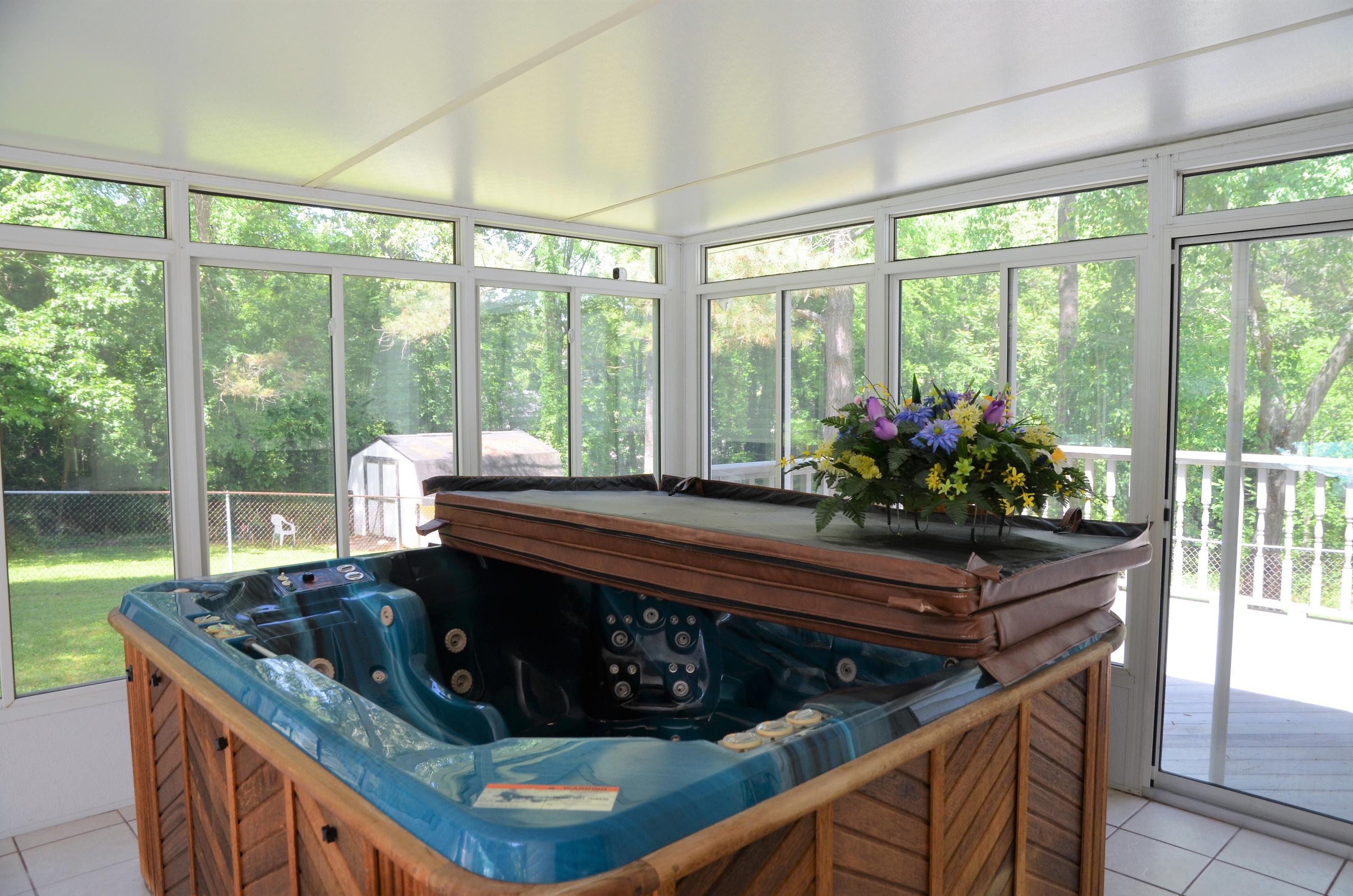 923 Parrish Road Knoxville, TN 37923 - Photo 25 of 30 Hot Tub