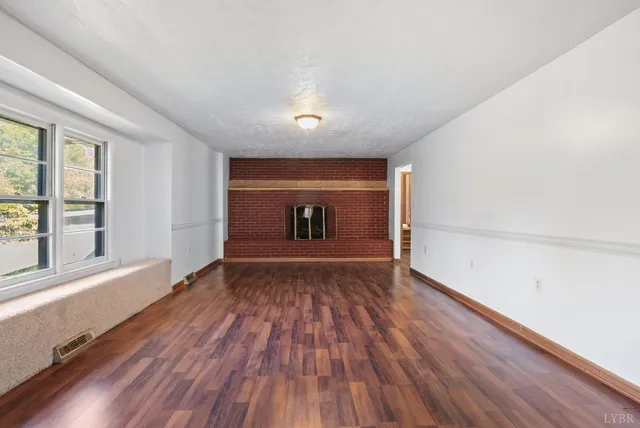 $382,000 | 687 Hixburg Road, Pamplin, VA 23958