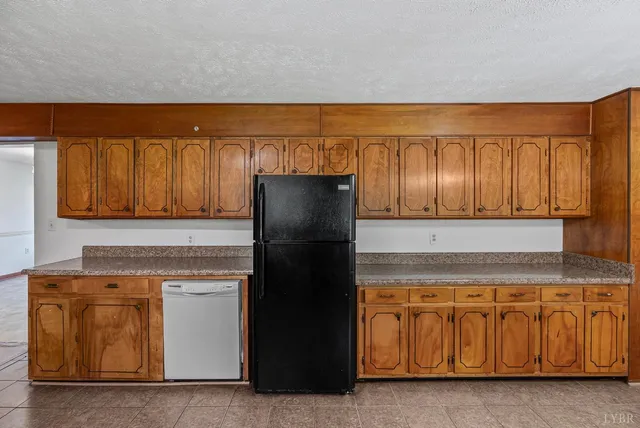 $382,000 | 687 Hixburg Road, Pamplin, VA 23958