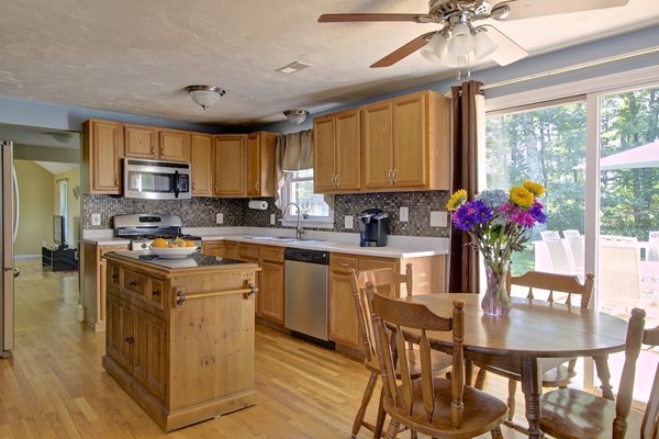28 Butler Road Mendon, MA 01756 - Photo 13 of 30 Gallery Image 13