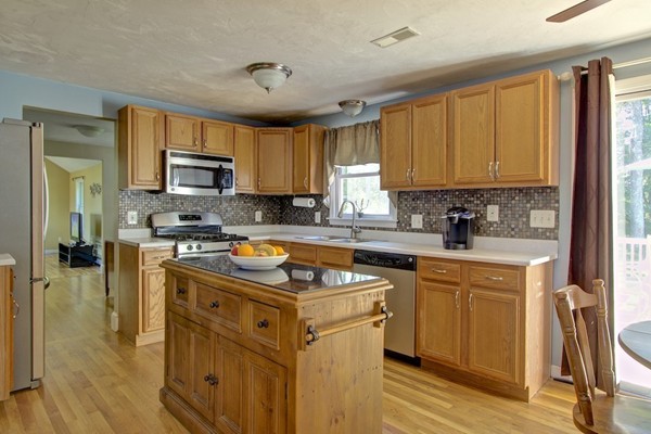 28 Butler Road Mendon, MA 01756 - Photo 14 of 30 Gallery Image 14