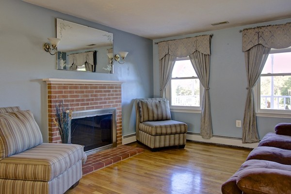 28 Butler Road Mendon, MA 01756 - Photo 9 of 30 Gallery Image 9