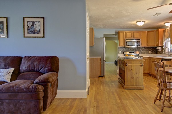 28 Butler Road Mendon, MA 01756 - Photo 10 of 30 Gallery Image 10