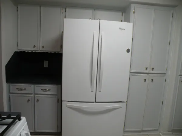 $2,050 | 213 Duerr Drive, Bellville, TX 77418