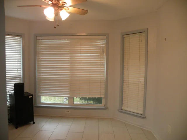 $2,300 | 213 Duerr Drive, Bellville, TX 77418