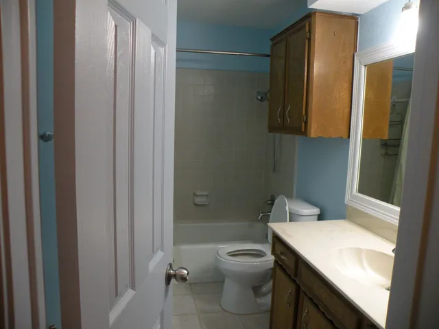 $2,300 | 213 Duerr Drive, Bellville, TX 77418