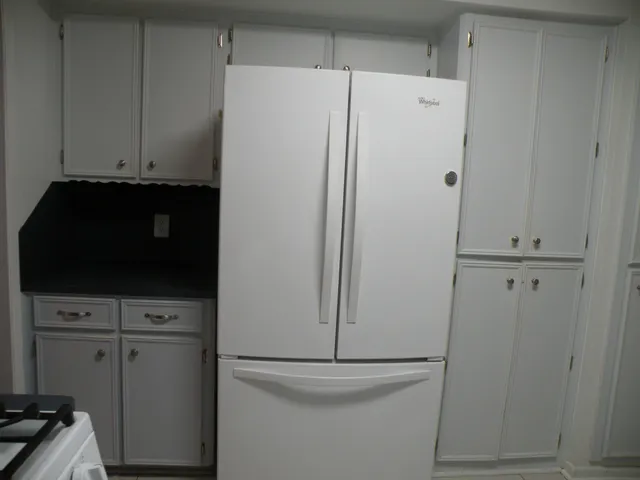 $2,300 | 213 Duerr Drive, Bellville, TX 77418