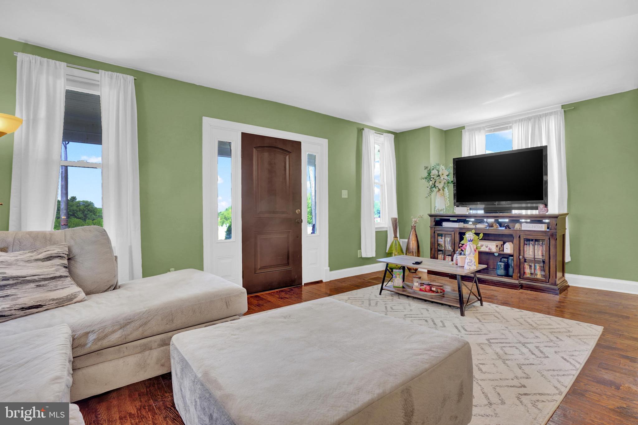 1297 Newport Road Manheim, PA 17545 - Photo 4 of 24 Living Room