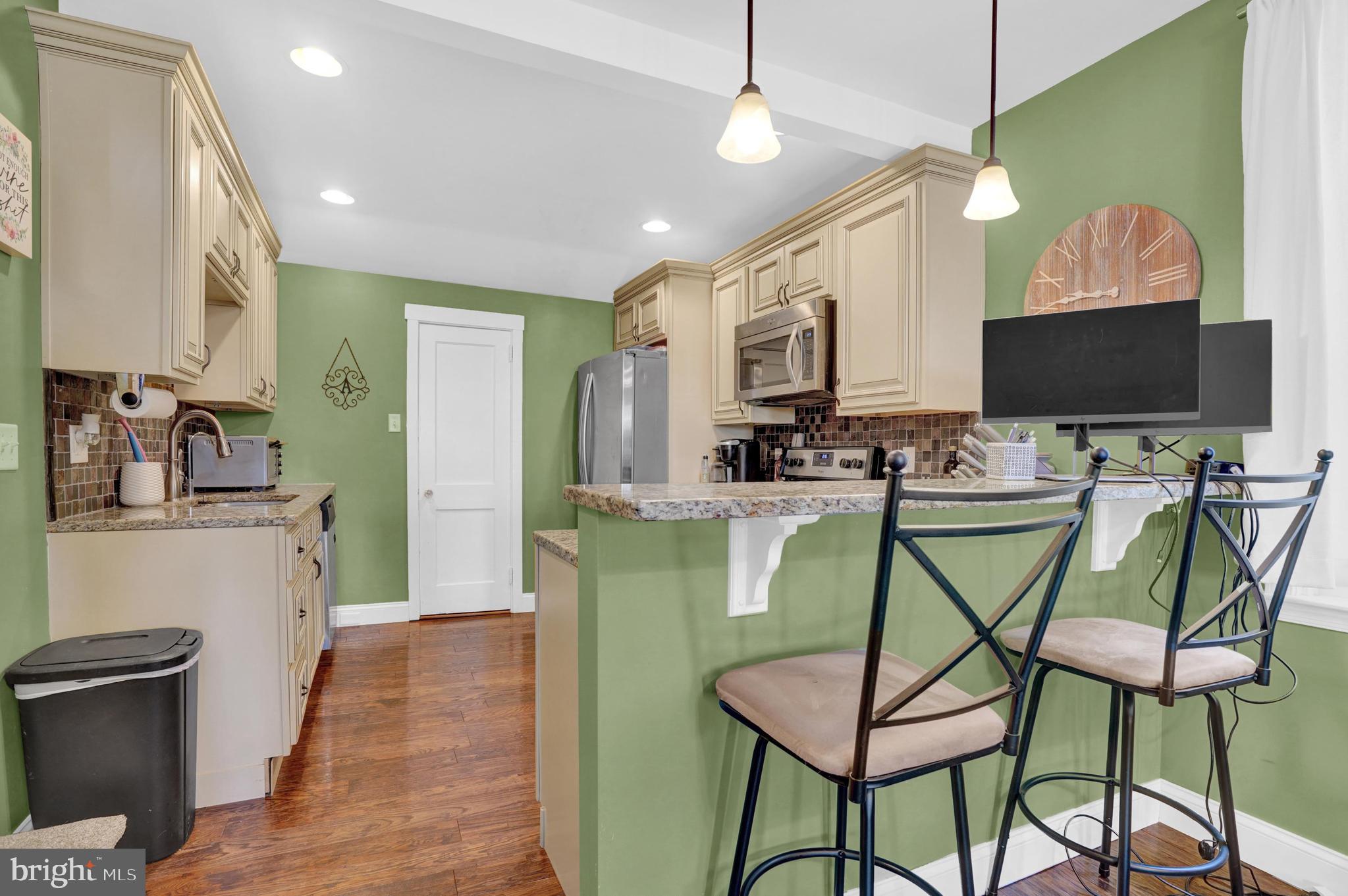 1297 Newport Road Manheim, PA 17545 - Photo 6 of 24 Breakfast Bar