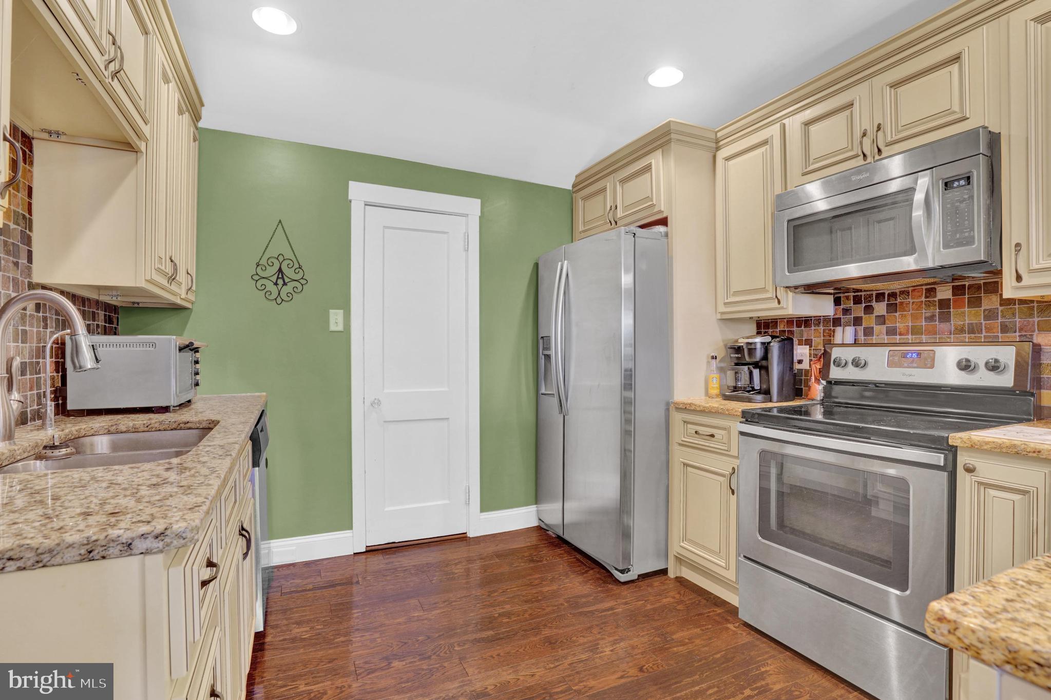 1297 Newport Road Manheim, PA 17545 - Photo 7 of 24 Kitchen