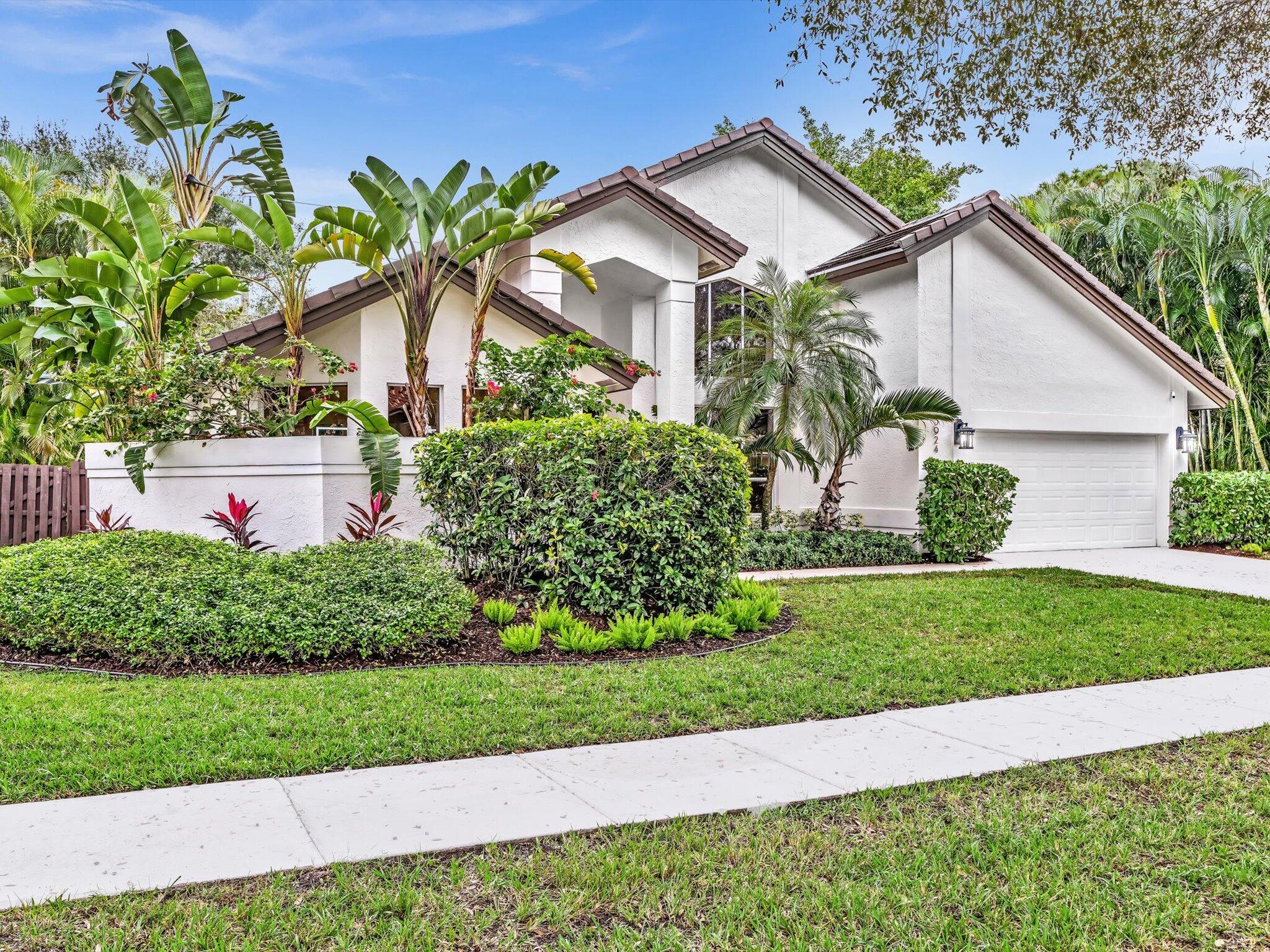 3924 Northwest 25th Way Boca Raton, FL 33434 - Photo 4 of 80 04-DSC00016