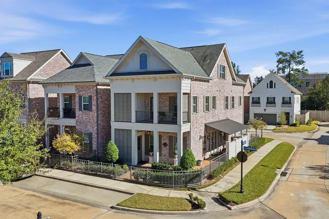 $769,900 | 259 Green Boulevard, Shenandoah, TX 77384