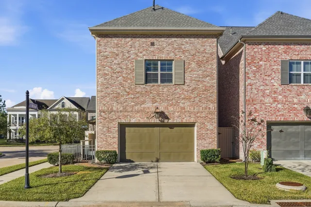 $769,900 | 259 Green Boulevard, Shenandoah, TX 77384