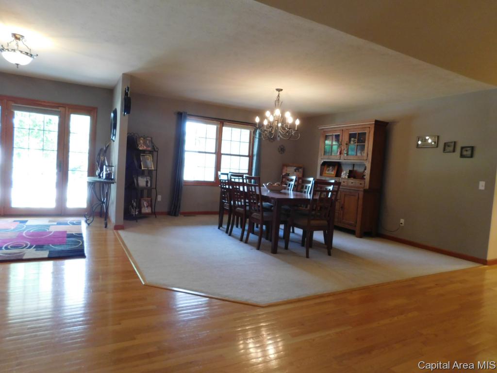 6805 Ninebark Drive Springfield, IL 62712 - Photo 4 of 33 Gallery Image 4