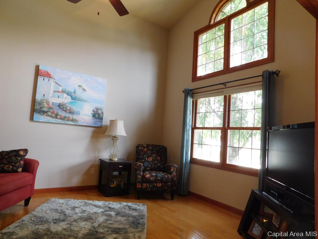 6805 Ninebark Drive Springfield, IL 62712 - Photo 9 of 33 Gallery Image 9