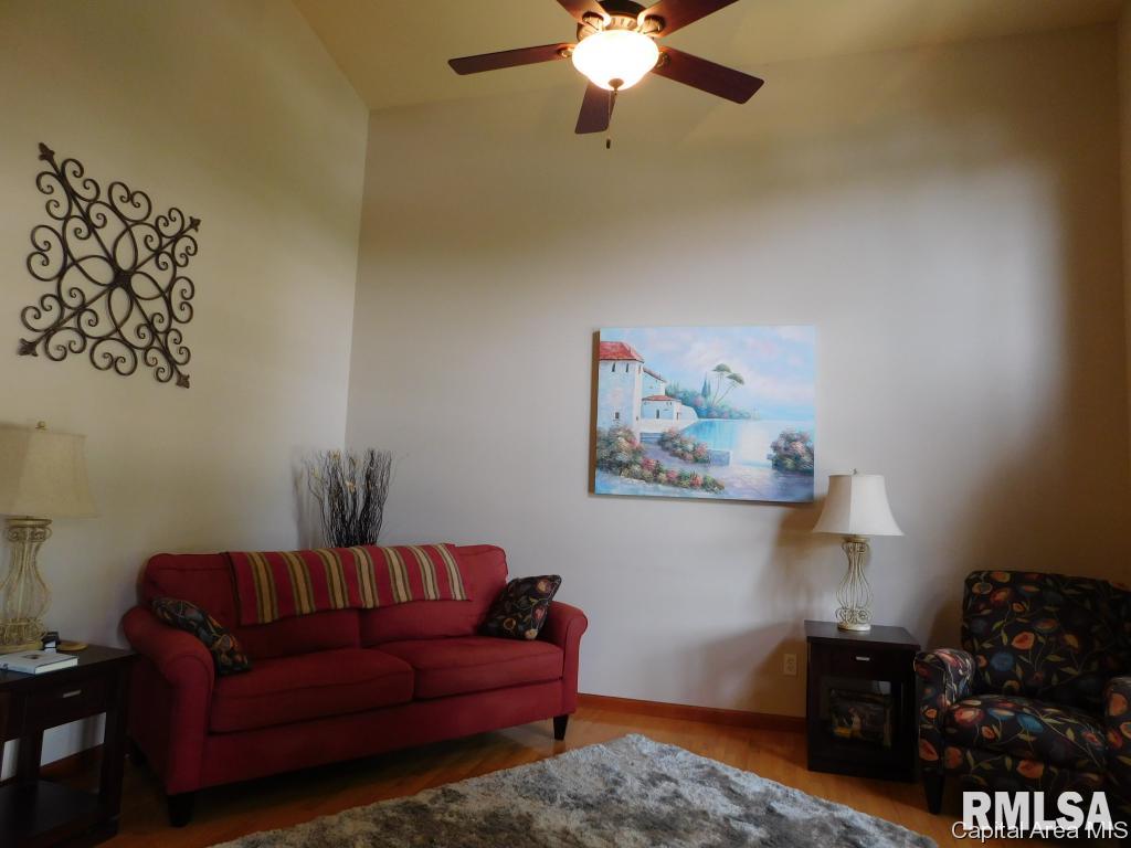 6805 Ninebark Drive Springfield, IL 62712 - Photo 10 of 33 Gallery Image 10