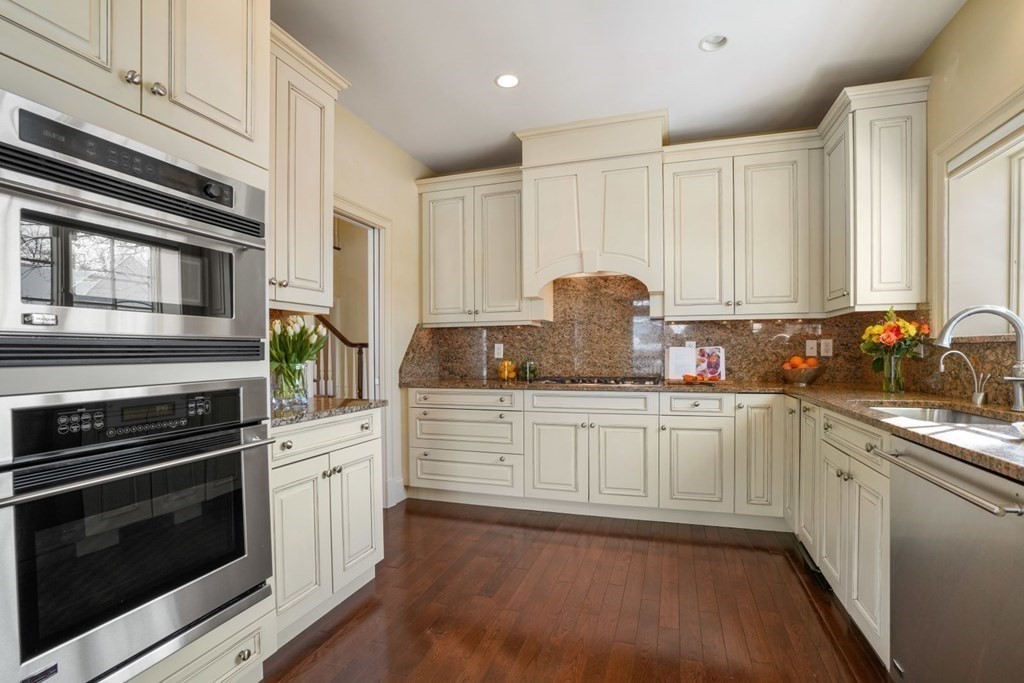 42 Summit Road, Unit 12 Belmont, MA 02478 - Photo 5 of 24 Gallery Image 5